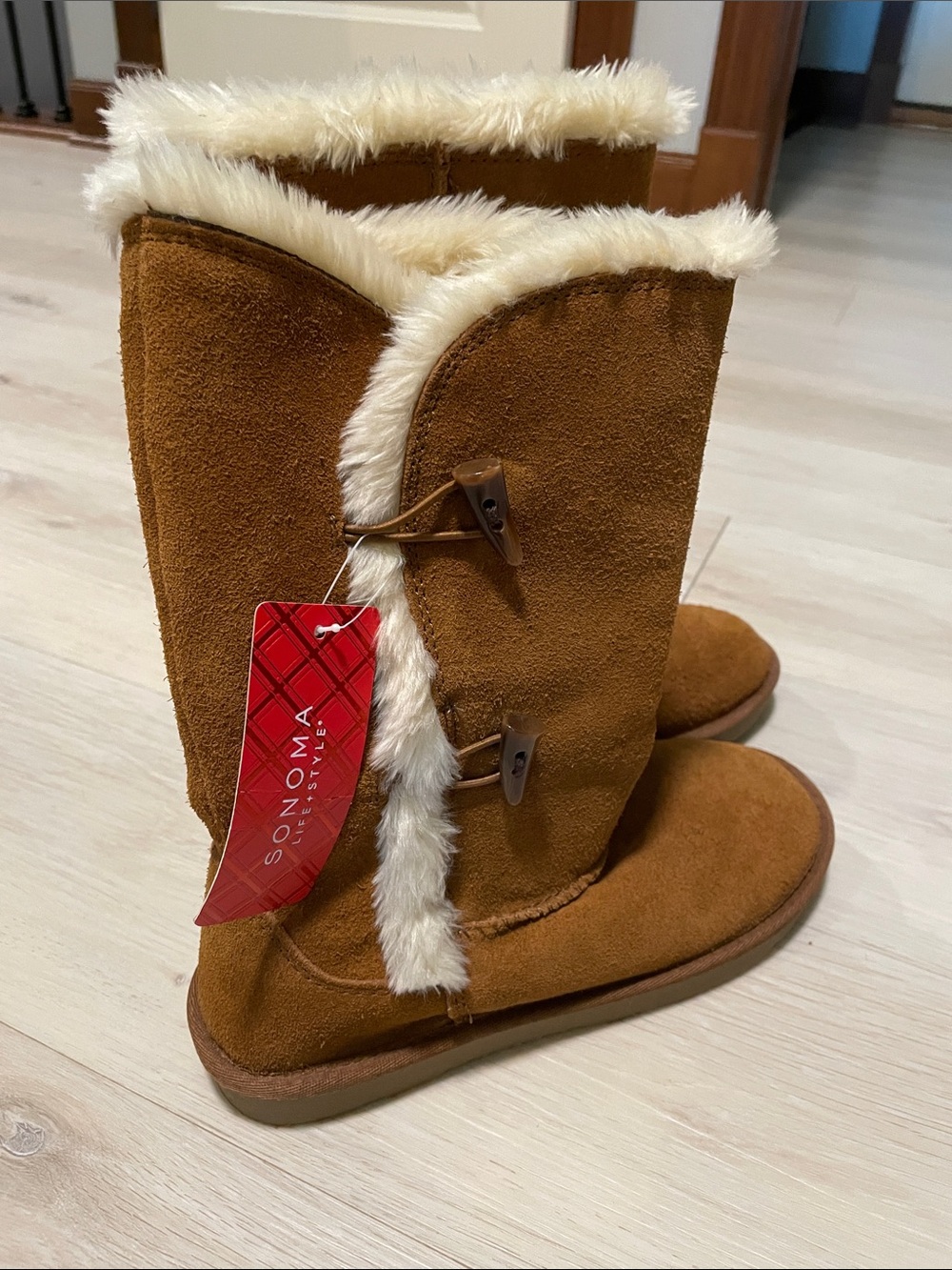 Sonoma NWT Chestnut Suede Winter Boots with Cream Faux-Fur Trim